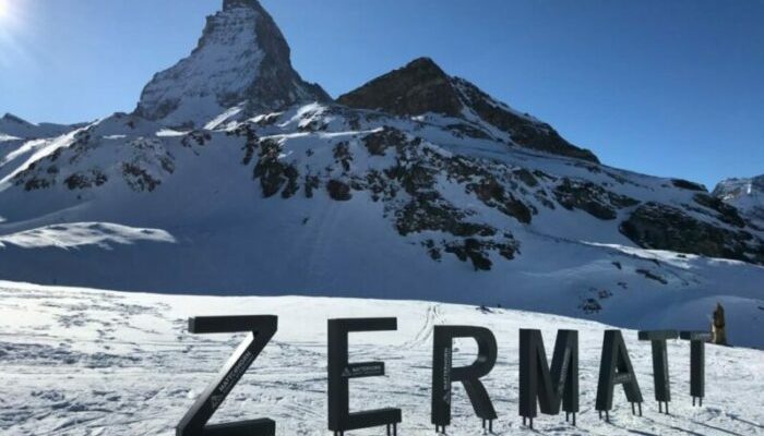 Zermatt-schriftzug-vor-matterhorn